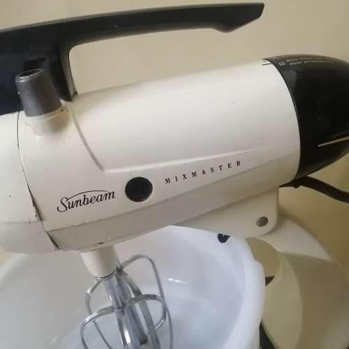 Complete Working Enamel 12 Speed Vintage Sunbeam Mixmaster with add ons