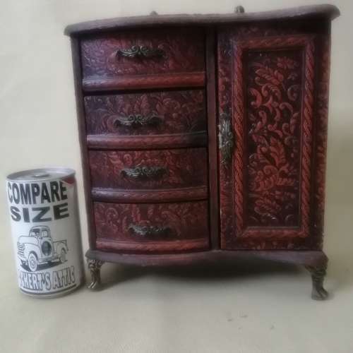 Beautiful Jewelry/Trinket box