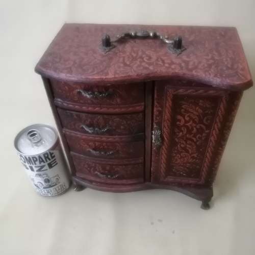 Beautiful Jewelry/Trinket box