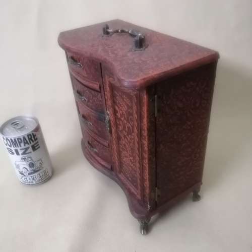 Beautiful Jewelry/Trinket box