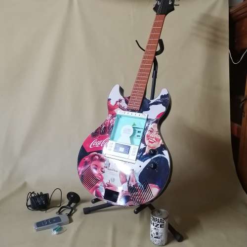 Coke Collectors!! An awesome Coca-Cola CD/ Radio guitar 1 of 2