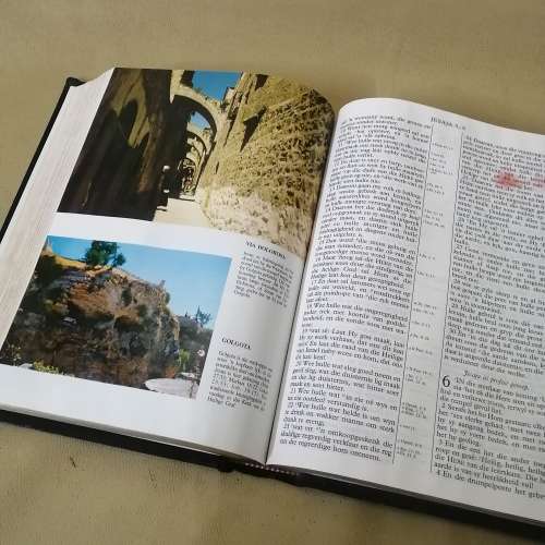 Rare Giant Vintage 1976 Holy Bible with Hologram Last Supper Cover (Afrikaans)