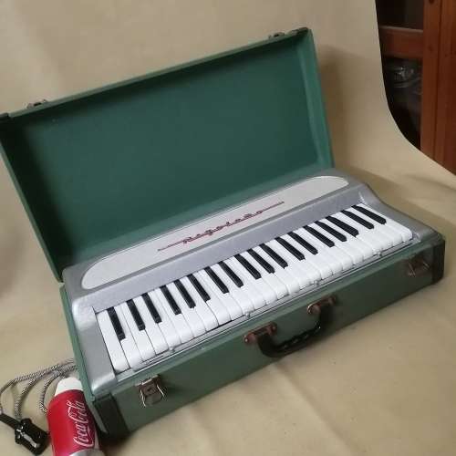 Magnificent Vintage Rigoletto Keyboard in Stunning Case - Tested Working