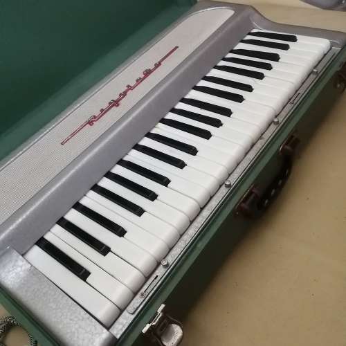 Magnificent Vintage Rigoletto Keyboard in Stunning Case - Tested Working