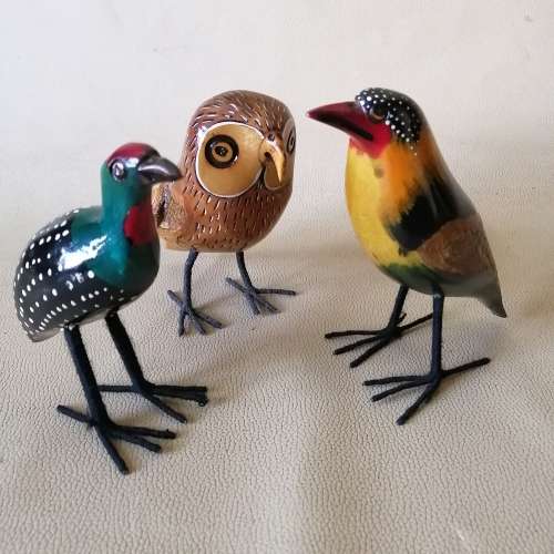 GROUP OF BEAUTIFUL HAND CARVED WOODEN BIRDS