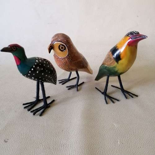 GROUP OF BEAUTIFUL HAND CARVED WOODEN BIRDS