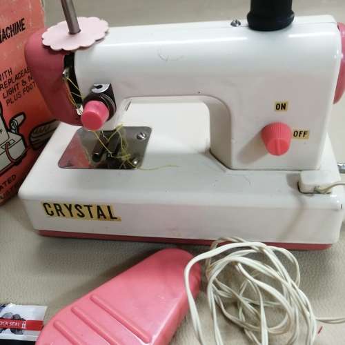 Vintage 1968 Metal Miniature Crystal Sewing Machine - Japan