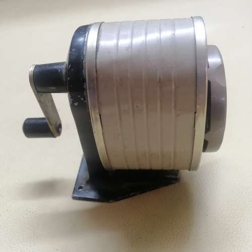VINTAGE GIANT APSCO SHARPENER
