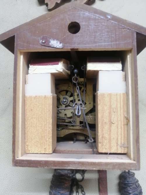 VINTAGE CUCKOO CLOCK 100 % COMPLETE (MINT CONDITION)