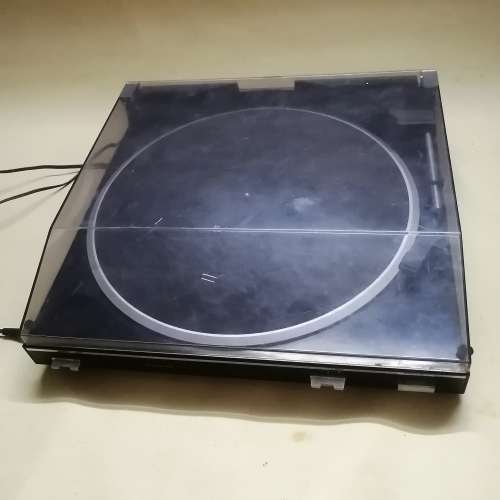SANYO FULLY AUTOMATIC TURNTABLE TP W10