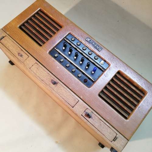 BEAUTIFUL VINTAGE DICTOGRAPH IN A STUNNING SOLID WOOD CASE WITH DRAWERS