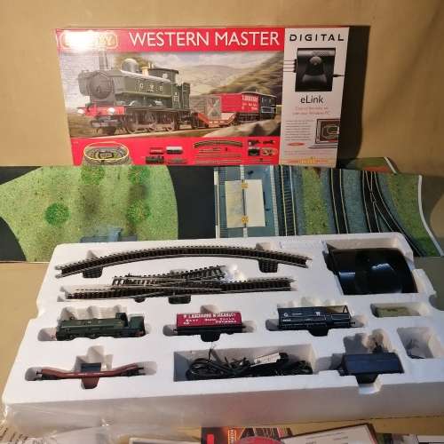 HORNBY RAILMASTER ELINK PC MODEL RAILWAY CONTROL SYSTEM AND TRAIN SET - COMPLETE LIKE NEW