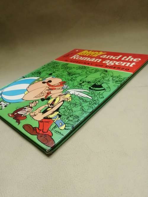 VINTAGE ASTERIX AND THE ROMAN AGENT HARD COVER BOOK
