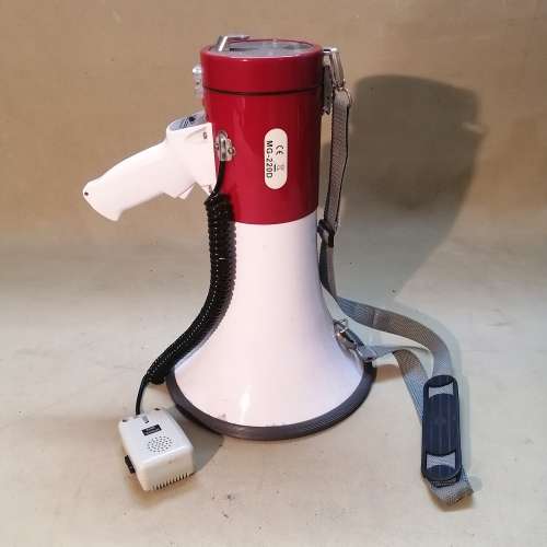 Pyle Megaphone Bullhorn With Talk and Siren Mode - Still New