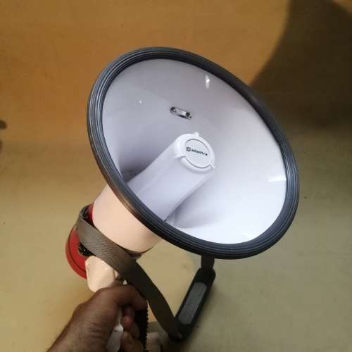 Pyle Megaphone Bullhorn With Talk and Siren Mode - Still New