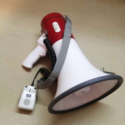 Pyle Megaphone Bullhorn With Talk and Siren Mode - Still New