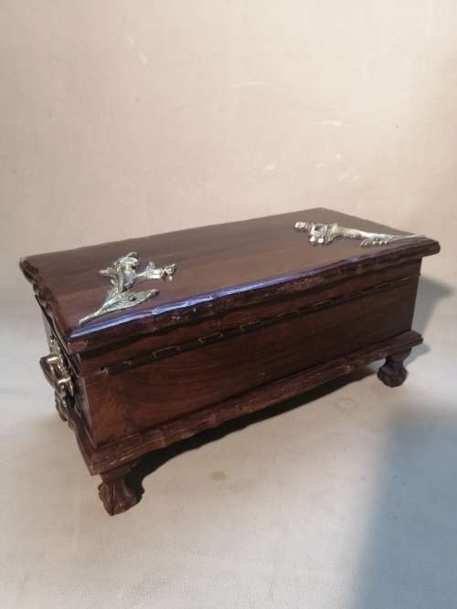 MAGNIFICENT!!!! SOLID STINKWOOD BALL AND CLAW JEWELRY BOX