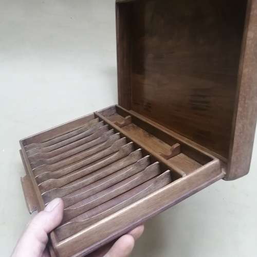 STUNNING HANDCRAFTED SOLID KIAAT CIGAR BOX