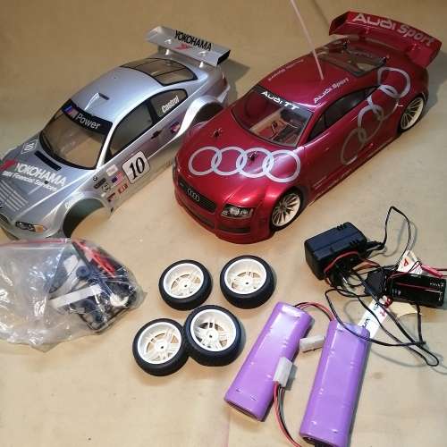 ROADRUNNER RC CAR WITH A HITEC AGGRESSOR RADIO AND EXTRAS
