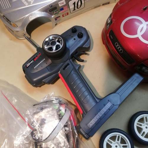 ROADRUNNER RC CAR WITH A HITEC AGGRESSOR RADIO AND EXTRAS