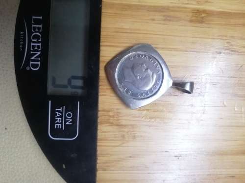 925 STERLING SILVER PENDANT WITH A 1951 ONE SHILLING GEORGE VI COIN MOUNTED