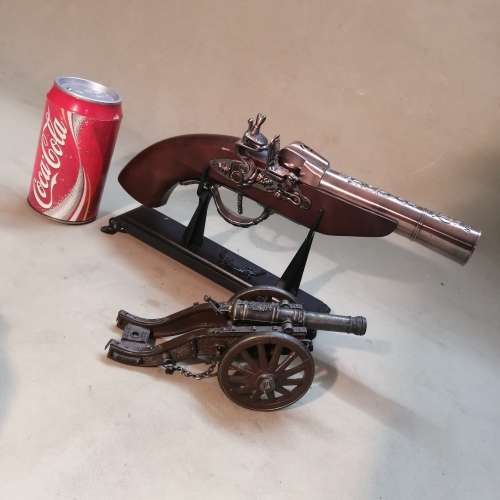 STUNNING BRASS CANNON AND FLINTLOCK LIGHTERS