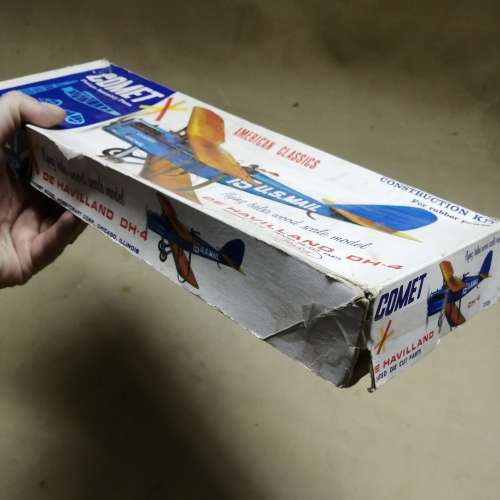 VINTAGE BALSA WOOD AIRPLANE CONSTRUCTION KIT