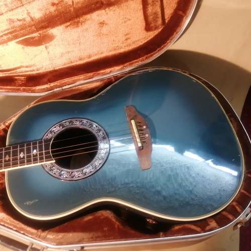 EXQUISITE OVATION 6 STRING-ACOUSTIC STERIO ELECTRIC GUITAR WITH CASE