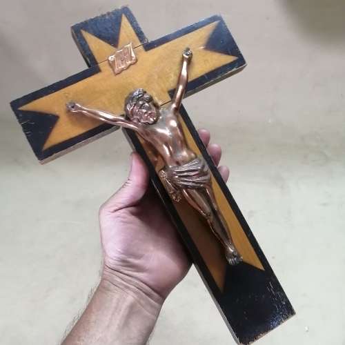 BEAUTIFUL LARGE ANTIQUE BRASS AND WOOD CRUCIFIX