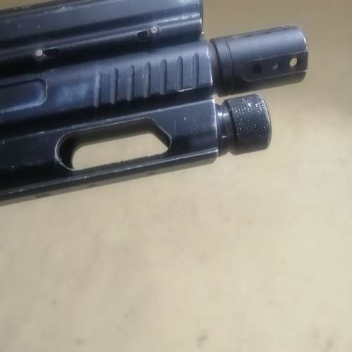 PEPPER GUN PISTOL FOR REPAIRS OR SPARES (LOOKS COMPLETE)