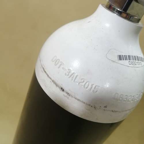 MEDICAL 3L OXYGEN CYLINDER COMPLETE WITH REGULATOR (LIKE NEW)