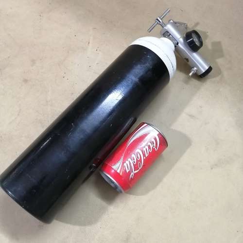 MEDICAL 3L OXYGEN CYLINDER COMPLETE WITH REGULATOR (LIKE NEW)
