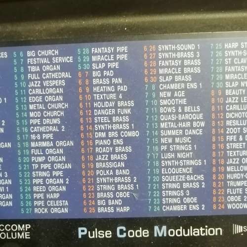 VERY LARGE CASIO TONE BANK ct 637 KEYBOARD
