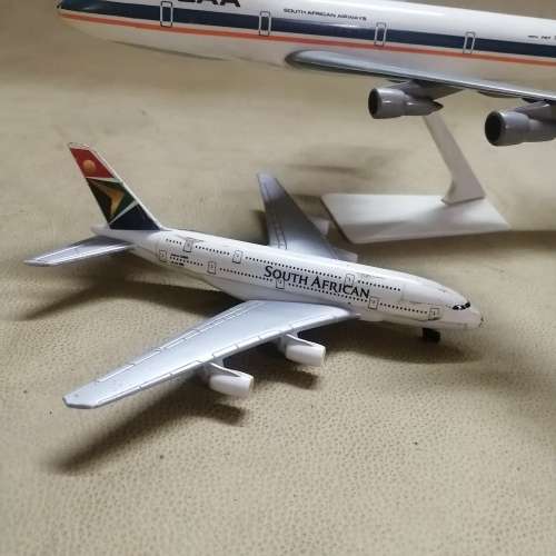 TWO HIGHLY COLLECTABLE SOUTH AFRICAN AIRWAYS MODELS - (THE OLD AND THE NEW)