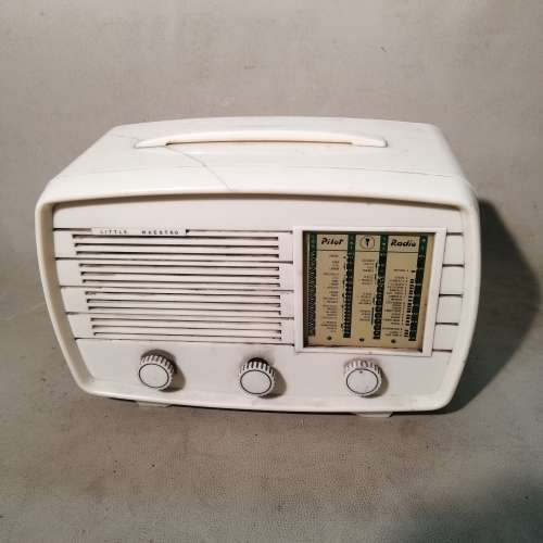 VINTAGE 1945 LITTLE MAESTRO T66/3 PILOT VALVE RADIO - NOT TESTED