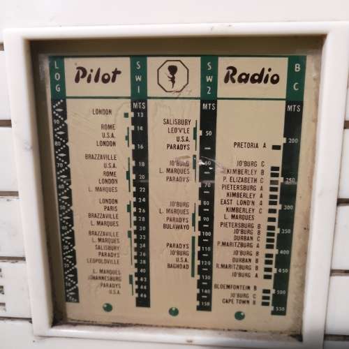 VINTAGE 1945 LITTLE MAESTRO T66/3 PILOT VALVE RADIO - NOT TESTED