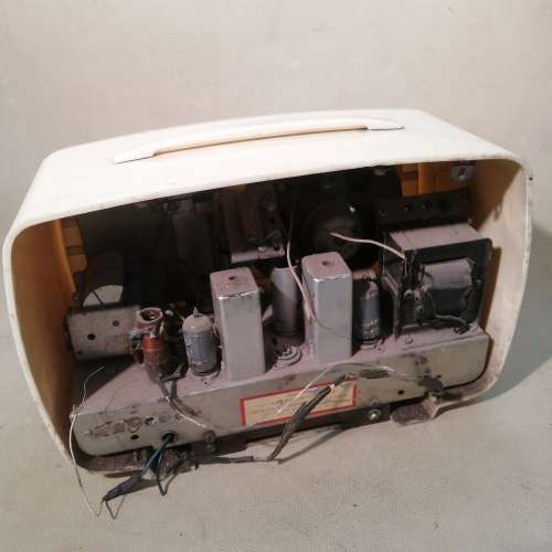 VINTAGE 1945 LITTLE MAESTRO T66/3 PILOT VALVE RADIO - NOT TESTED