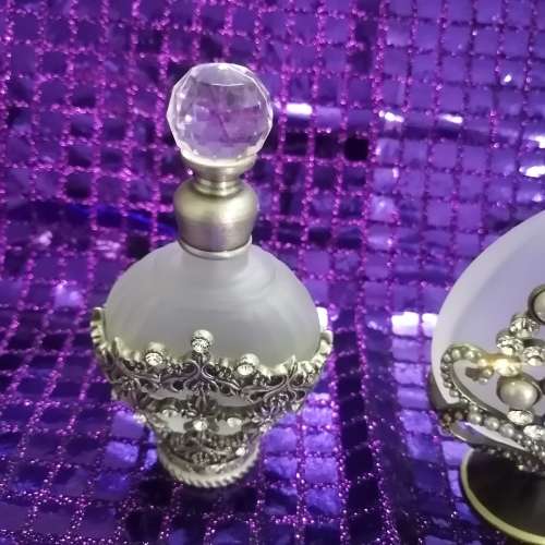 MAGNIFICENT CRYSTAL AND FROSTED GLASS PERFUME BOTTLES 2 OF 4