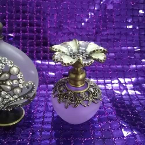 MAGNIFICENT CRYSTAL AND FROSTED GLASS PERFUME BOTTLES 2 OF 4