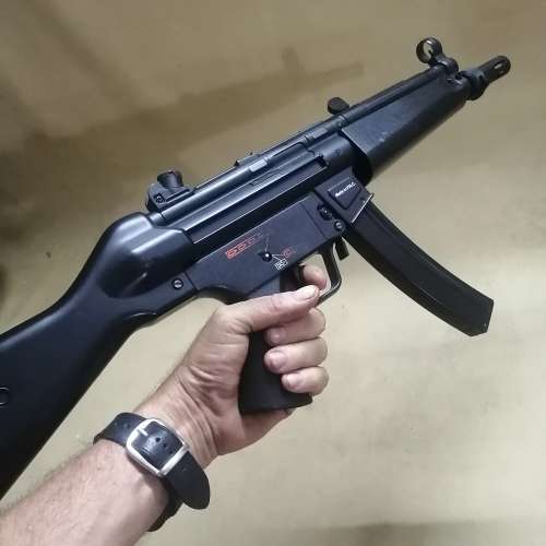 STUNNING HECKLER & KOCH SUBMACHINE GUN BB GUN