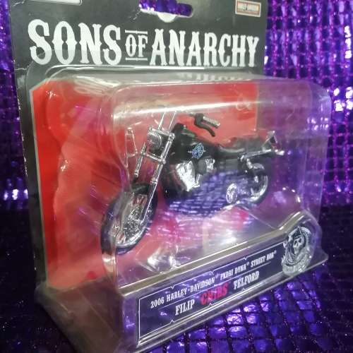 SONS OF ANARCHY HARLEY DAVIDSON 2006 FXDBI DYNA STREET BOB 1/18 - MAISTO 34 OF 37 ON AUCTION NOW