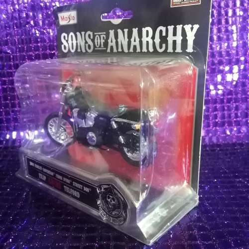 SONS OF ANARCHY HARLEY DAVIDSON 2006 FXDBI DYNA STREET BOB 1/18 - MAISTO 34 OF 37 ON AUCTION NOW