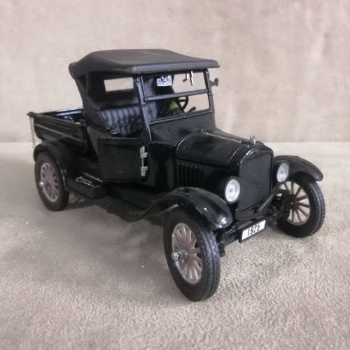 1925 MODEL T FORD TRUCK 1/24 DIE CAST - BY SUN STAR