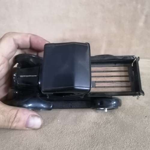 1925 MODEL T FORD TRUCK 1/24 DIE CAST - BY SUN STAR