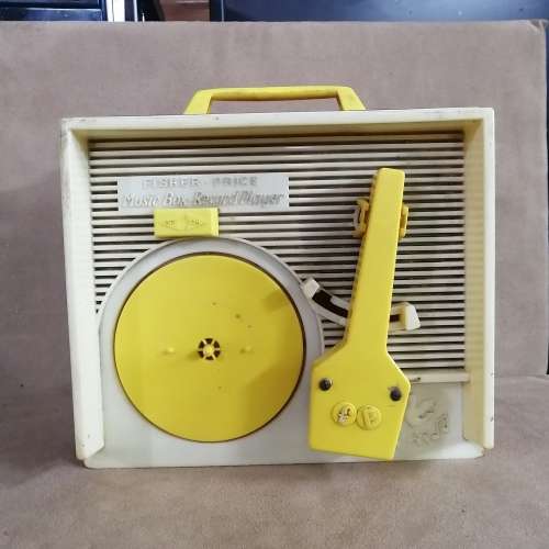 VINTAGE FISHER PRICE MUSIC BOX - RECORD PLAYER (COMPLETE WORKING)