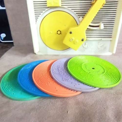 VINTAGE FISHER PRICE MUSIC BOX - RECORD PLAYER (COMPLETE WORKING)
