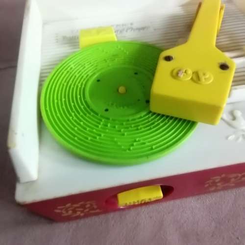 VINTAGE FISHER PRICE MUSIC BOX - RECORD PLAYER (COMPLETE WORKING)