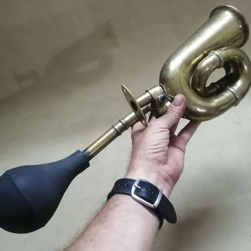 SUPER RARE!! 100% ORIGINAL MODEL T FORD SOLID BRASS HORN - AMAZING WORKING CONDITION