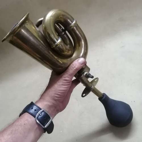 SUPER RARE!! 100% ORIGINAL MODEL T FORD SOLID BRASS HORN - AMAZING WORKING CONDITION