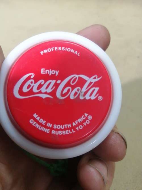 ALMOST FLAWLESS COLLECTABLE VINTAGE COKE RUSSELL YOYO